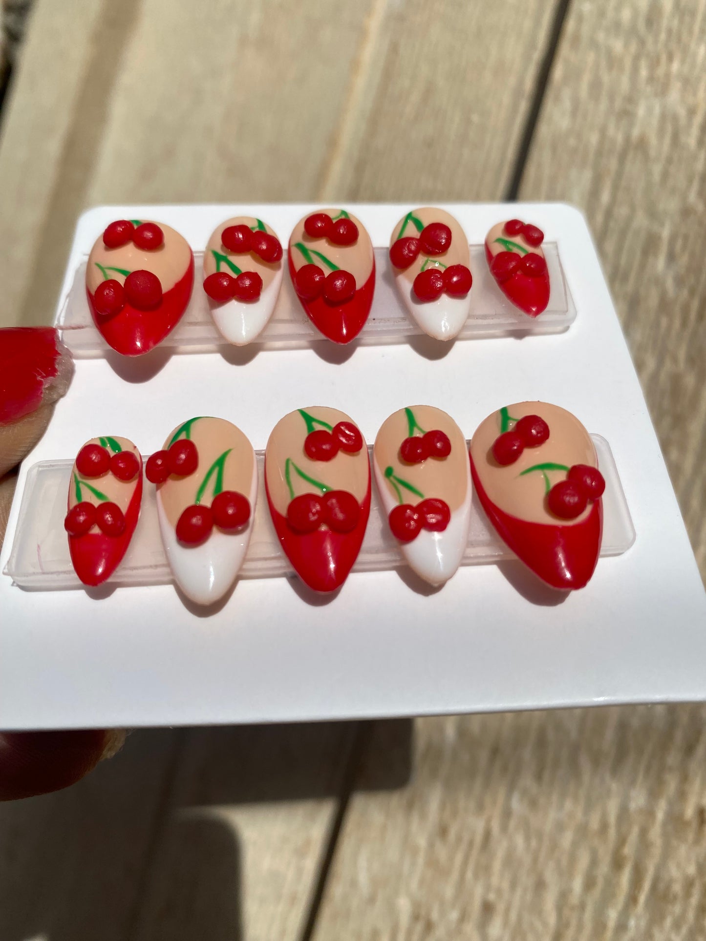 Cherry Dream( medium almond )