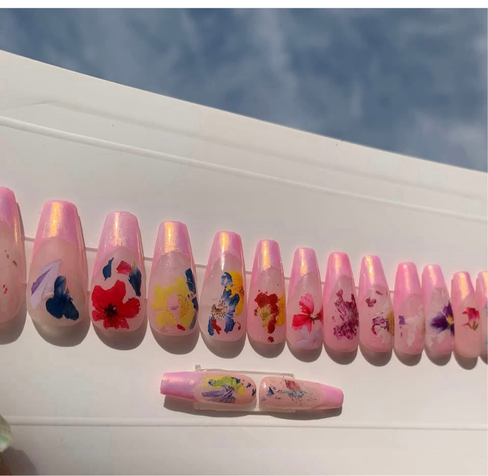 24pc medium French tip flower