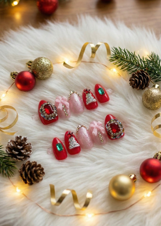 Luxurious Christmas Nails